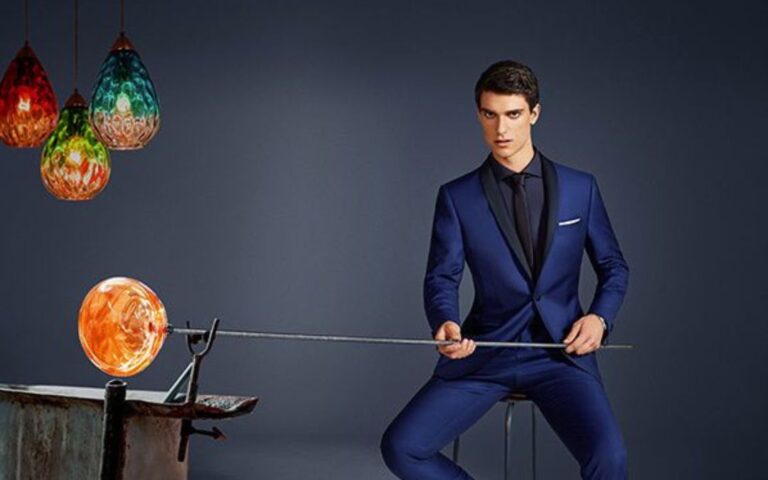 Avec l’approche des fêtes ou tout simplement pour des raisons professionnelles ou de soirées exceptionnelles l’expression « être sur son 31 » prend encore plus de sens. Choisir un costume sur mesure avec une élégance italienne est un gage de réussite.