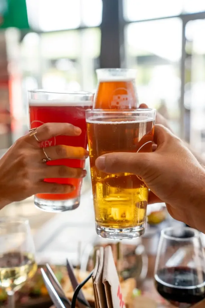 bar biere blonde rousse blanche labege convivialite afterworks bar bieres convivialité blonde rousse sante