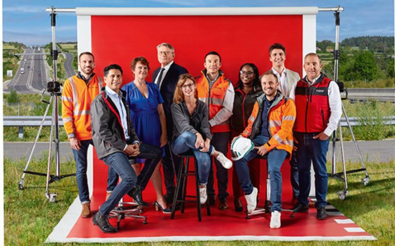 EIFFAGE recrute 2 500 collaborateurs à Toulouse-affiche-emploi-bernieshoot