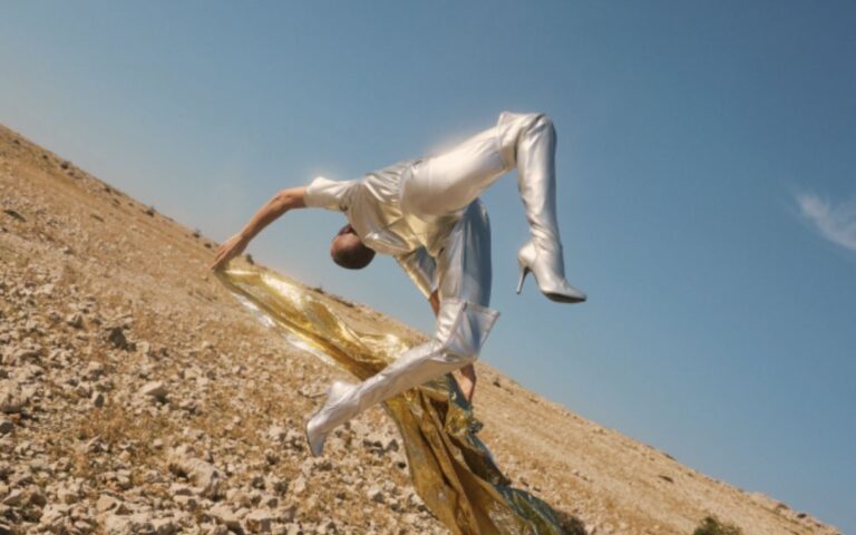 Lelo vous invite à découvrir les tendances à venir en matière de bien-être sexuel. Cliquez et explorez l'avenir !