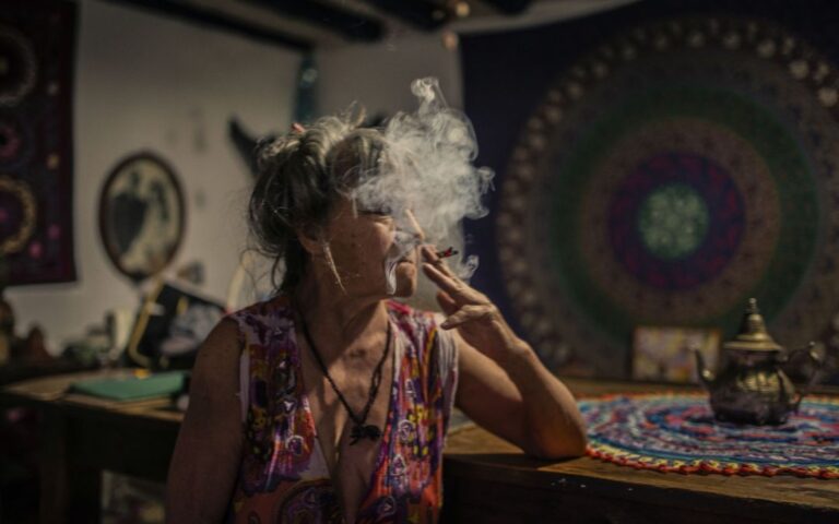 Très belle rentrée à l’institut Cervantes avec une exposition de photos, sur le thème des sorcières, un concert exceptionnel de Paco Ibáñez et Caude Marti (à l’Auditorium St Pierre des cuisines) et la présentation d’un livre sur la mystérieuse « Dame de Elche ».