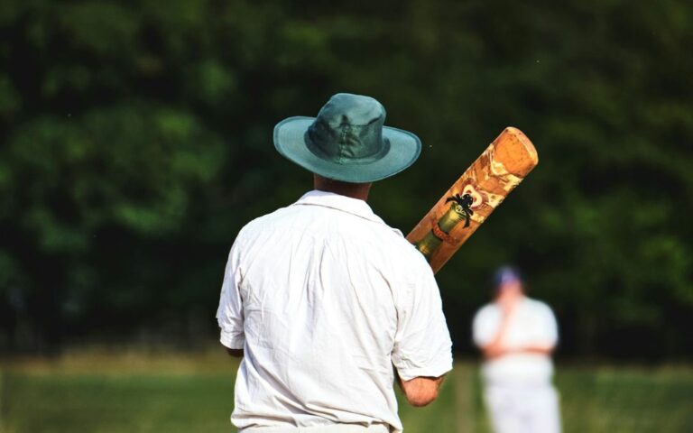 Paris sur le Cricket : Gagnez plus en misant intelligemment avec nos astuces sur l'analyse et la gestion des risques.