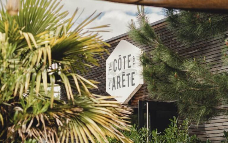La Côte et l'Arête : Bistronomie authentique à Toulouse. Des plats savoureux, une ambiance conviviale, et des produits de qualité.