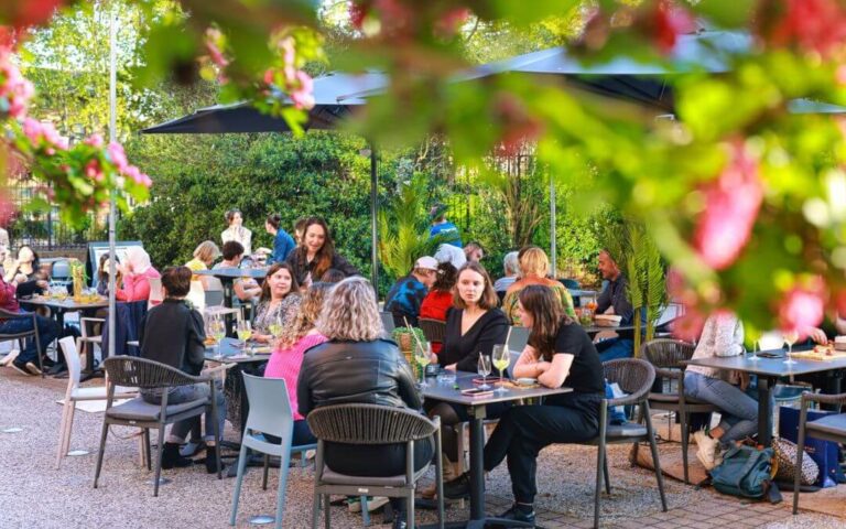 Terrasse du Barricot - Mercure Toulouse Centre Compans pendant une de ses soirées Drunch.