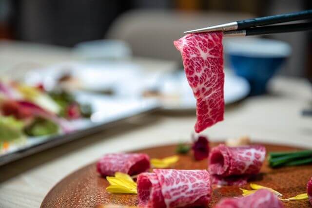 basashi viande cheval japon Basashi au Japon : immersion culinaire à Fukuoka et Kumamoto
