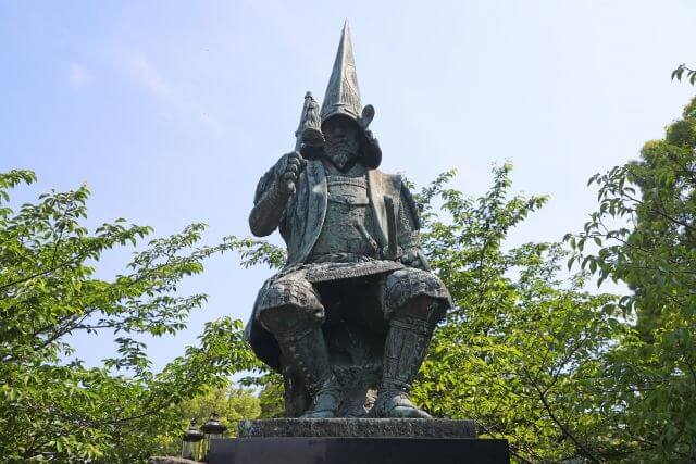 statue kato kiyomasa chateau kumamoto Statue de Katō Kiyomasa (Château de Kumamoto)
