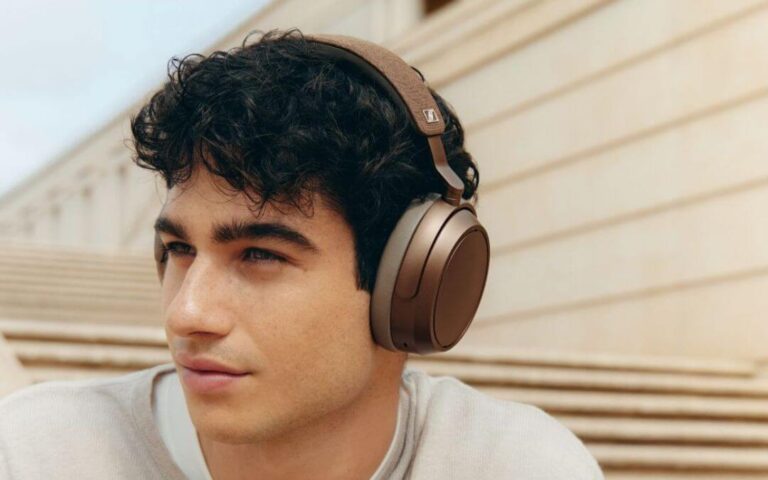 MOMENTUM 4 Wireless Brown