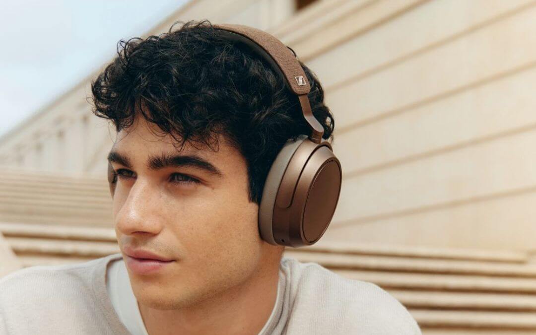 MOMENTUM 4 Wireless Brown