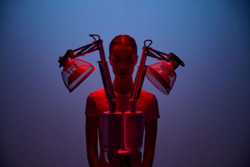 lampes lumière rouge femme santé Lumière rouge : les secrets santé de Philippa Harvey (SHA)