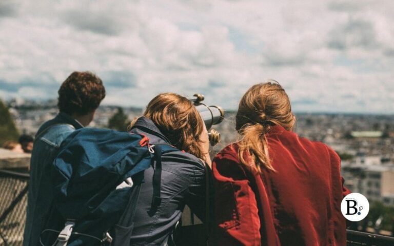 Covoyage : voyageuse et voyageur solo