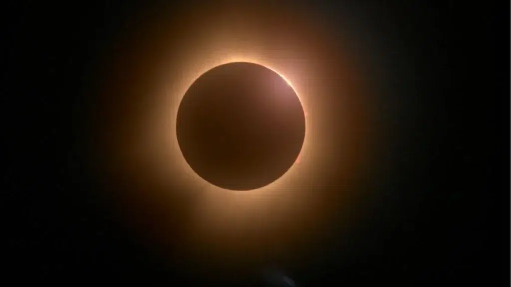 éclipse solaire Éclipse solaire : les pièges invisibles de la rétine