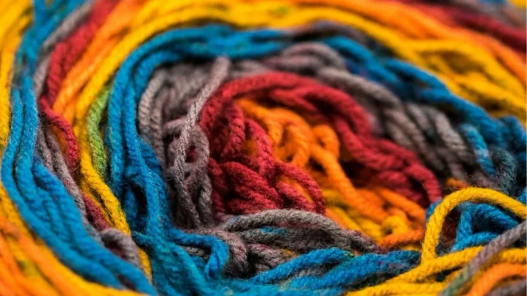 Fils de laine multicolore