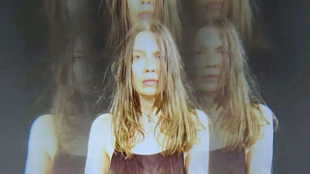 "Bizarre", le nouveau single de Vanessa Philippe, est le premier extrait d'un album à sortir en 2027.